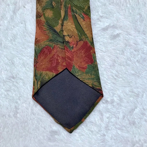 Janardhan's 100% Pure Silk Tie - Picture 6 of 6